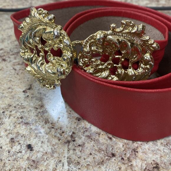 Vintage red leather belt with stunning gold buckle main image 4